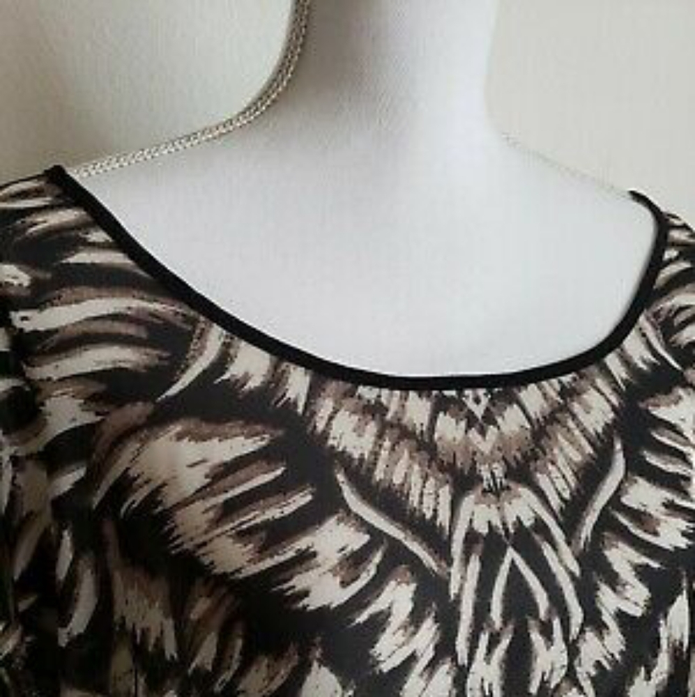 ♠️SOLD♠️Torrid's AbstractCriss-cross Open Back Top - Picture 6 of 11